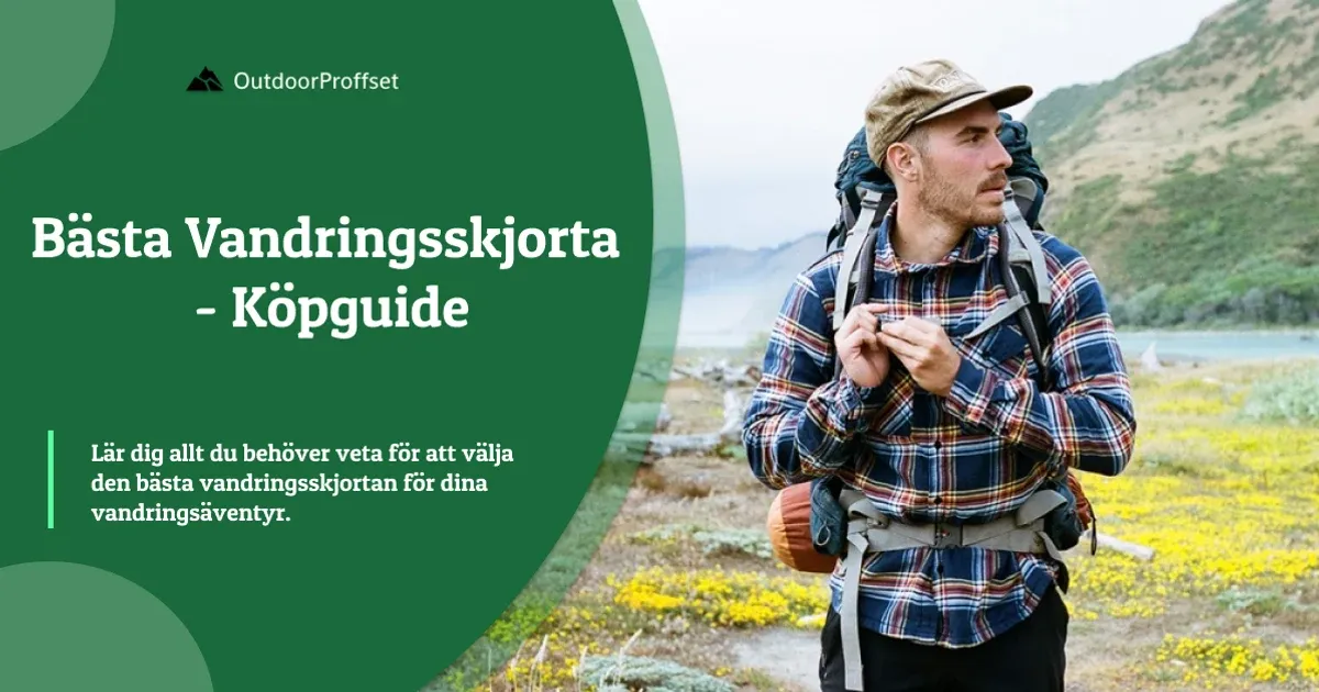 Man i rutig skjorta med ryggsäck vid kustlandskap