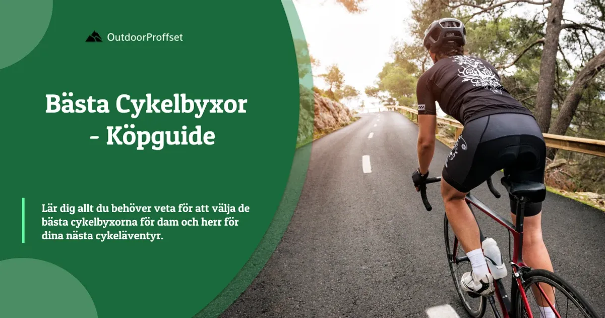 Cyklist i cykelbyxor på landsväg genom skog
